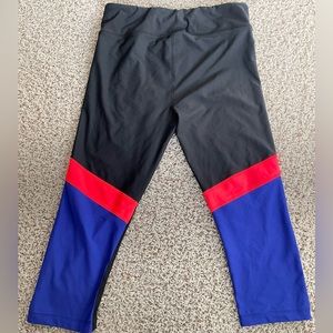 Women’s Under Armour Cropped Leggings size M